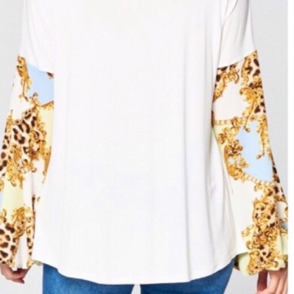 Balloon Sleeve Chain Print Top - Picture 3 of 6